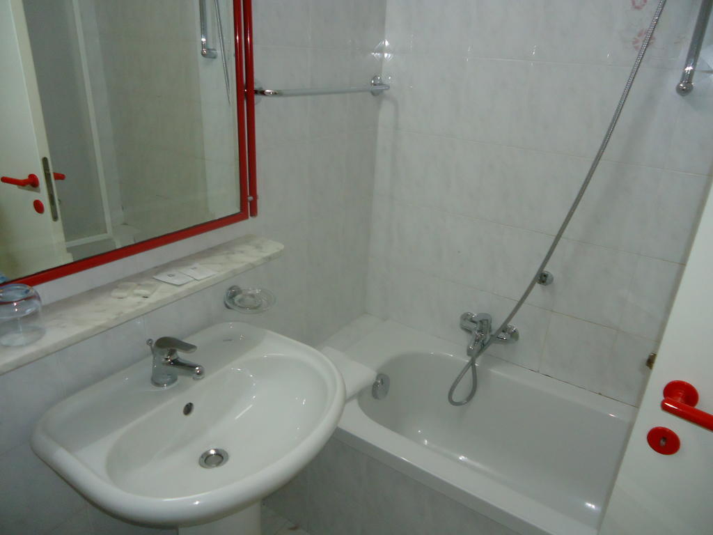 Camere Da Aldo In Centro Sirolo Ruang foto